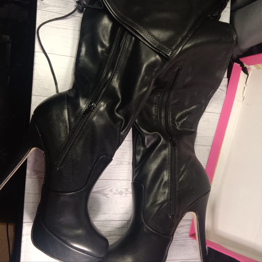 Shoe Dazzle Black Heeled Boots Classic Design
